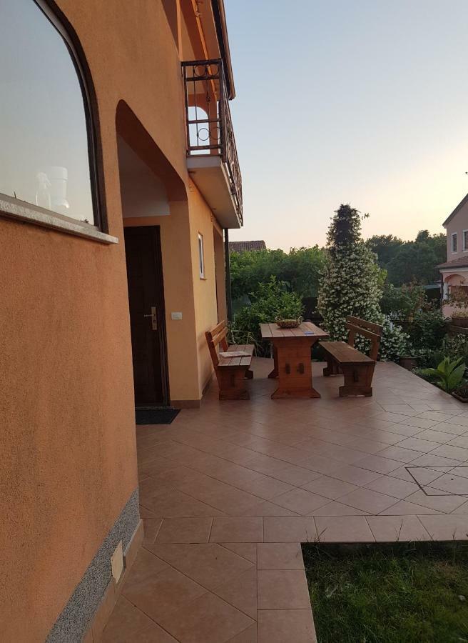 App Ena Apartamento Umago Exterior foto
